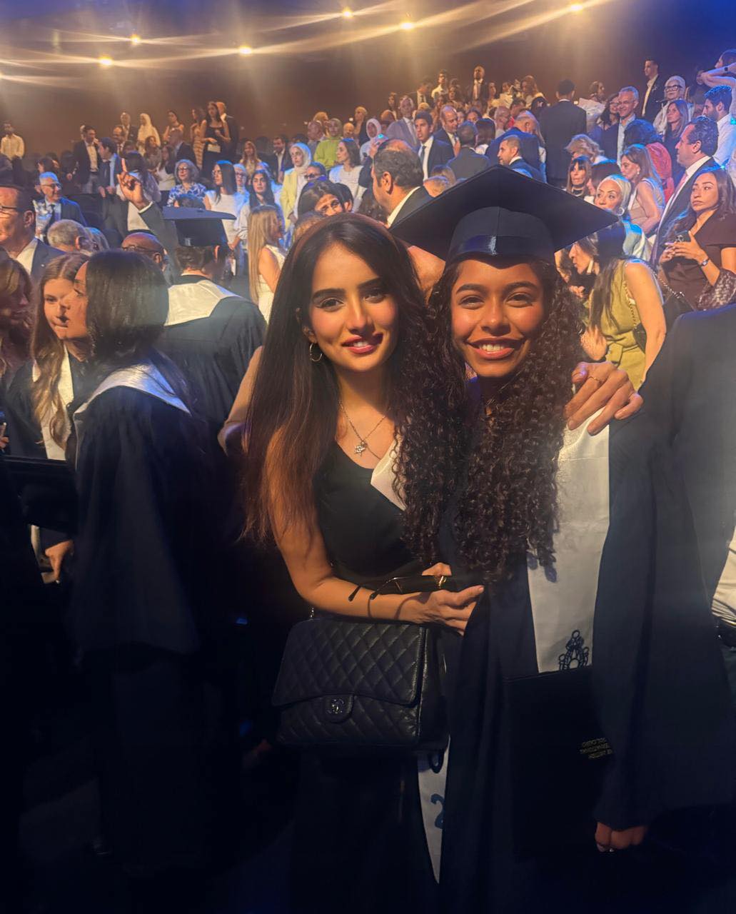 زينة وابنة شيرين زينة وابنة شيرين