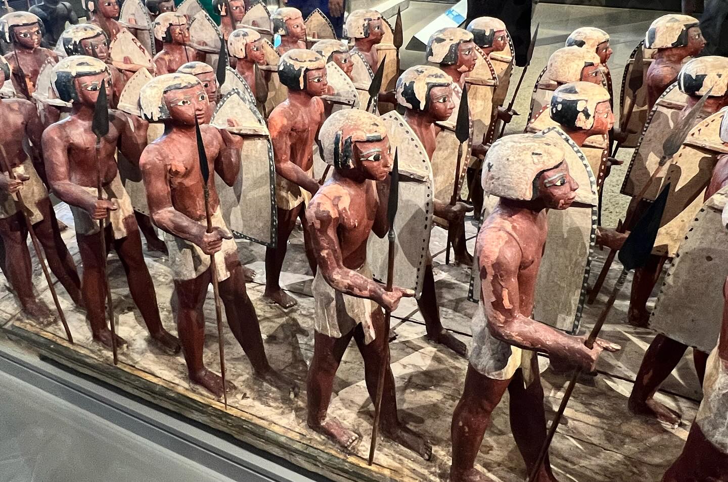 برلين بطل La Casa de Papel يكشف عن انبهاره بالأثار المصرية