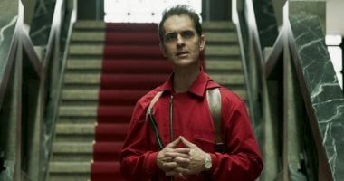 نجوم العالم يتأثرون بسحر الآثار المصرية من مارتن لورانس إلى بطل La Casa de Papel