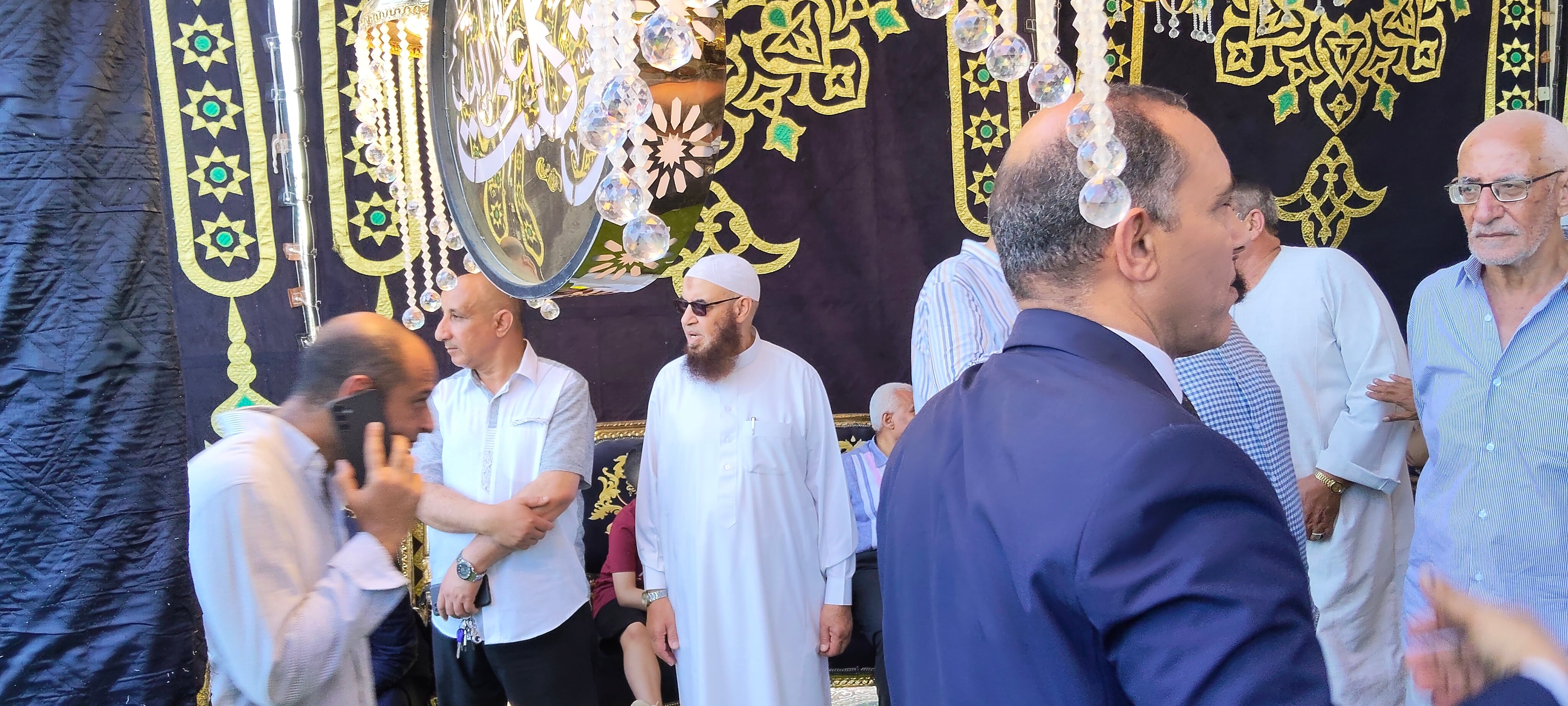 محافظ البحيرة ونقيب الفنانين يشاركون في عزاء الفنان عبد العزيز مخيون بالبحيرة (3) محافظ البحيرة ونقيب الفنانين يشاركون في عزاء الفنان عبد العزيز مخيون بالبحيرة (3)