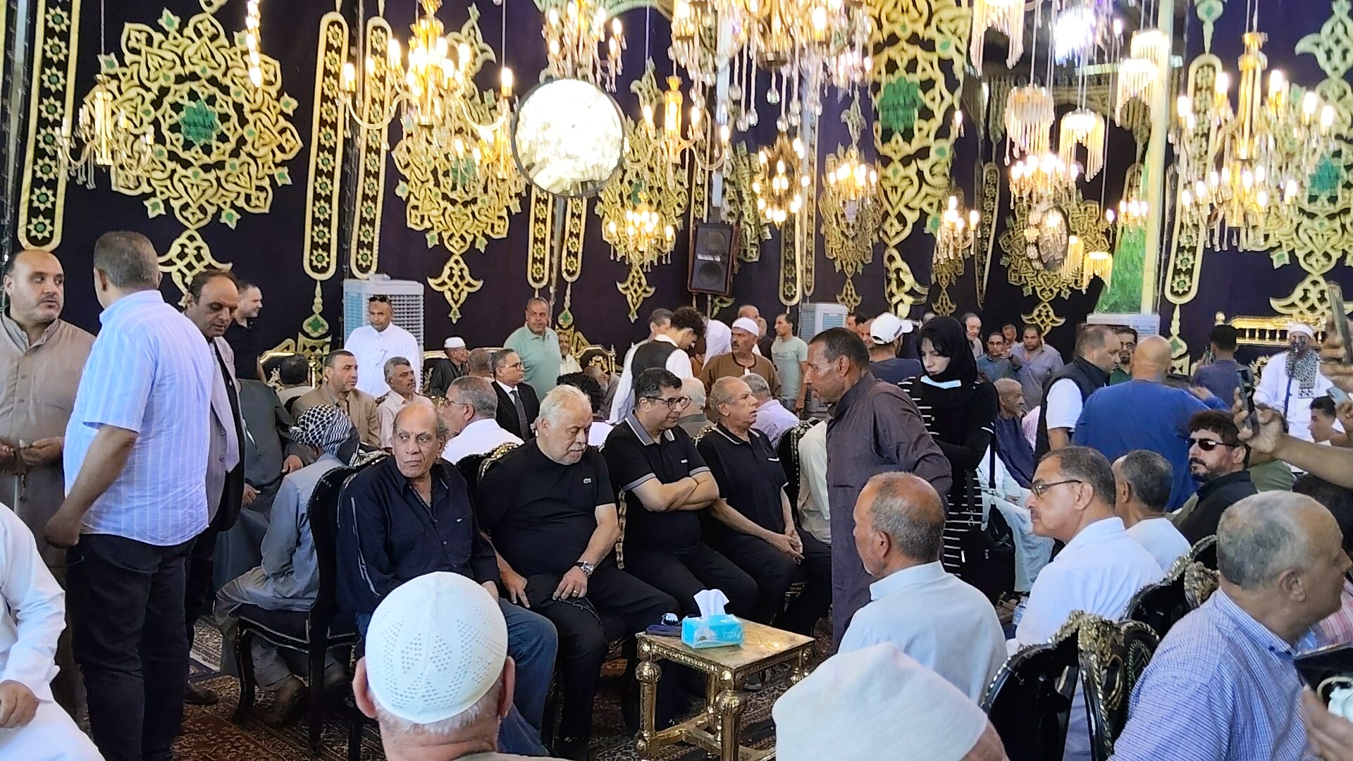 محافظ البحيرة ونقيب الفنانين يشاركون في عزاء الفنان عبد العزيز مخيون بالبحيرة (4) محافظ البحيرة ونقيب الفنانين يشاركون في عزاء الفنان عبد العزيز مخيون بالبحيرة (4)