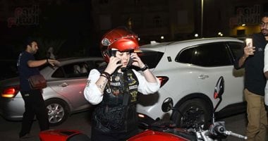 أصدقاء محمد مرزبان يشاركون في عزاء الفنان الراحل بالدراجات النارية