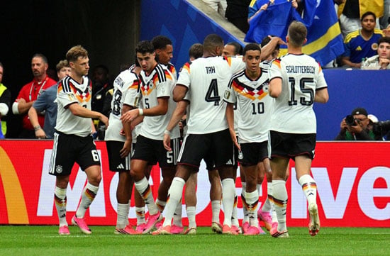 احتفال منتخب ألمانيا احتفال منتخب ألمانيا