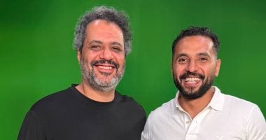 إسلام جاد يوضح مفهوم الجرافيك ديزاينر كفنان يترجم الأفكار إلى لوحات