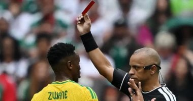 البطاقات الحمراء تثير قلق نجوم البريميرليج في كأس العالم بعد الافتتاح