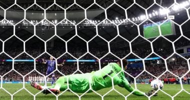 حراس مرمى يتألقون في ركلات الترجيح بكأس العالم