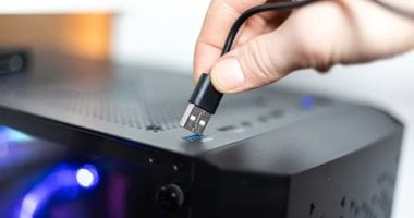 سرعة نقل البيانات: مقارنة بين منفذ USB الأزرق ومنفذ USB التركواز «Teal»