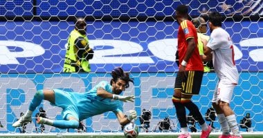 علي رضا بيرانفاند يتوج بجائزة أفضل لاعب في مباراة إيران وبلجيكا