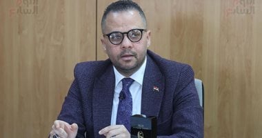 مازن الغرباوي يشارك في مهرجان سيبيو الدولي برومانيا بمسرحية “انتحار معلن”