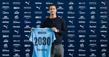 مانشستر سيتي يمدد عقد لاعبه الواعد موكاسا حتى 2030