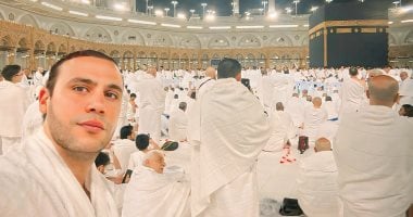 محمد إمام يؤدي مناسك العمرة بعد نجاح “صقر وكناريا”