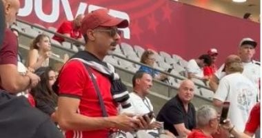 محمد فراج يدعم مصر في مواجهة نيوزيلندا من ملعب المباراة