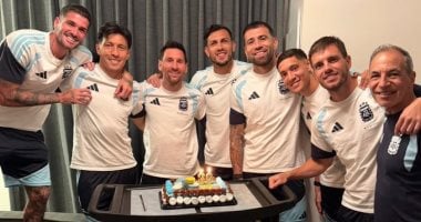 ميسي يحتفل بعيد ميلاده في معسكر الأرجنتين وسط أجواء استثنائية