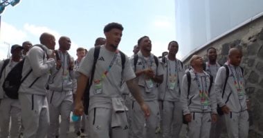 نجوم جنوب أفريقيا يصلون ملعب افتتاح كأس العالم بالرقص والغناء