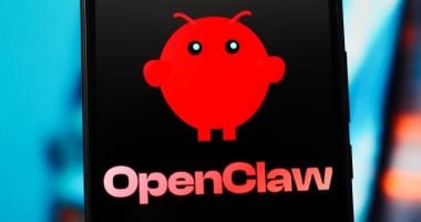 هواتف آيفون ستضيف وكيل ذكاء اصطناعي مشابه لـ OpenClaw قريبًا