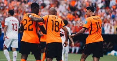 هولندا تتفوق على تونس بهدفين في الشوط الأول