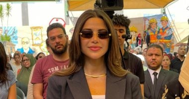 يارا السكري تتألق بإطلالة كلاسيكية راقية خلال حفل تكريمها