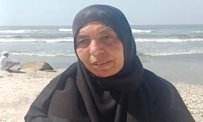 «اطلع يا أحمد وريح قلب أمك».. صرخة أم على شاطئ بورسعيد تنتظر وداع ابنها «اطلع يا أحمد وريح قلب أمك».. صرخة أم على شاطئ بورسعيد تنتظر وداع ابنها