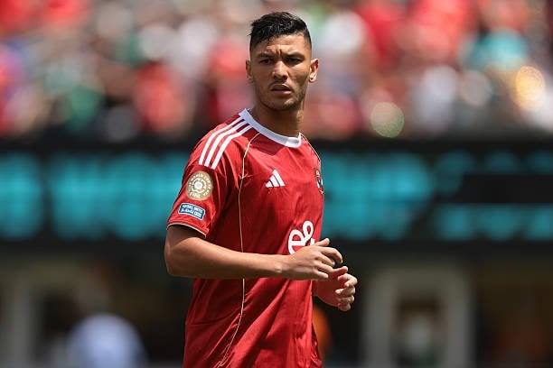 الأهلي يعرض على أشرف داري فسخ التعاقد مقابل مليون دولار الأهلي يعرض على أشرف داري فسخ التعاقد مقابل مليون دولار
