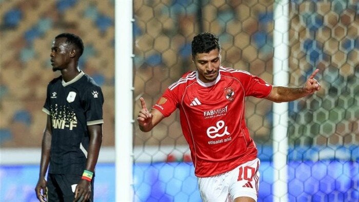 المصري يفاوض محمد شريف بعد موافقة الأهلي على رحيله المصري يفاوض محمد شريف بعد موافقة الأهلي على رحيله