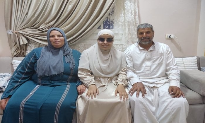 «مشقة الطريق لم توقفني».. .«زينات» الثانية على الجمهورية للمكفوفين بالأزهر: أمنيتي العمرة مع والدتي «مشقة الطريق لم توقفني».. .«زينات» الثانية على الجمهورية للمكفوفين بالأزهر: أمنيتي العمرة مع والدتي