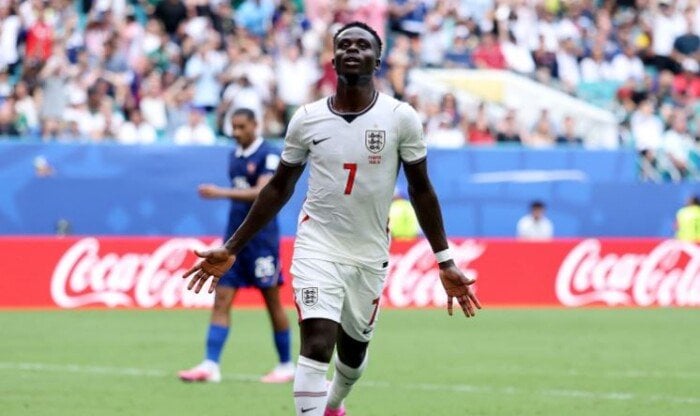 ساكا يدخل التاريخ بهاتريك استثنائي أمام فرنسا في كأس العالم 2026 ساكا يدخل التاريخ بهاتريك استثنائي أمام فرنسا في كأس العالم 2026