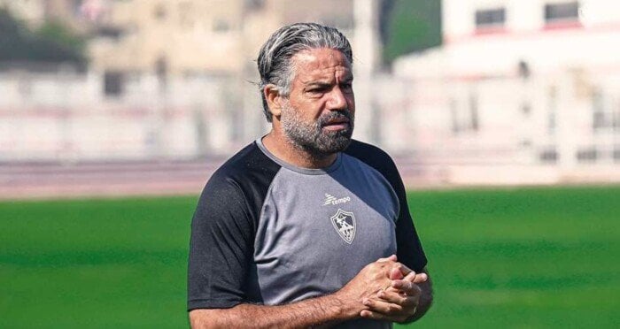 مدحت عبد الهادي: لا أتوقع رحيل أحمد فتوح عن الزمالك.. وزيزو ظهر بعد رحيل نجوم الفريق مدحت عبد الهادي: لا أتوقع رحيل أحمد فتوح عن الزمالك.. وزيزو ظهر بعد رحيل نجوم الفريق