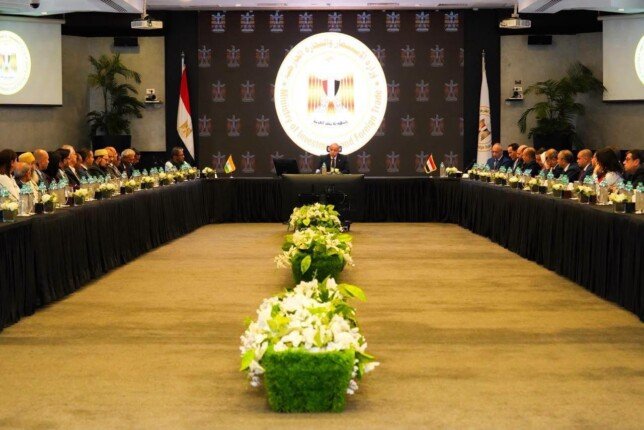 وزير الاستثمار يبحث خطط 30 شركة هندية