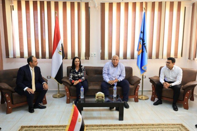 وزيرة التضامن ومحافظ مطروح يزوران مركز العزيمة لعلاج الإدمان وزيرة التضامن ومحافظ مطروح يزوران مركز العزيمة لعلاج الإدمان