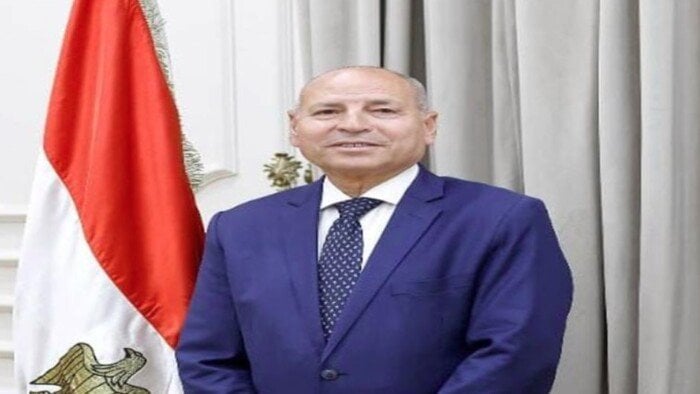 محافظ القاهرة: إزالة عقار مخالف بحي المرج ولا تهاون فى التعامل مع مخالفات البناء