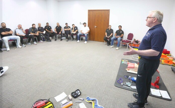 اتحاد الكرة يبدأ تنفيذ برنامج «Sports ER» لتطوير المنظومة الطبية بالأندية قبل بداية الموسم «فيديو» اتحاد الكرة يبدأ تنفيذ برنامج «Sports ER» لتطوير المنظومة الطبية بالأندية قبل بداية الموسم «فيديو»