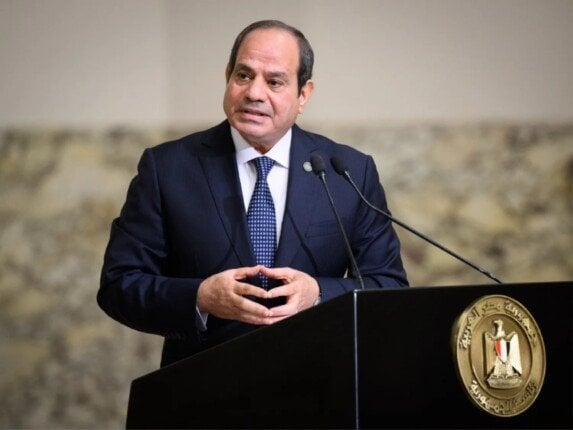 الرئيس السيسي يكلف بصرف تعويضات لأهالي المصابين وضحايا حادث الإسماعيلية الرئيس السيسي يكلف بصرف تعويضات لأهالي المصابين وضحايا حادث الإسماعيلية