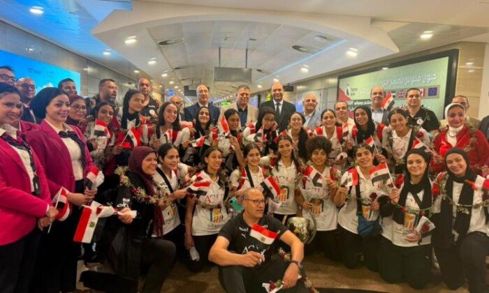 استقبال حافل لبعثة منتخب ناشئات اليد بمطار القاهرة استقبال حافل لبعثة منتخب ناشئات اليد بمطار القاهرة