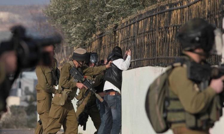 هجوم المستوطنين واقتحامات وهدم المنازل.. تصاعد وتيرة الاعتداءات الإسرائيلية في الضفة المحتلة هجوم المستوطنين واقتحامات وهدم المنازل.. تصاعد وتيرة الاعتداءات الإسرائيلية في الضفة المحتلة