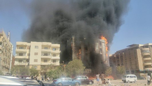 عاجل | حريق هائل يلتهم عقار في حدائق الأهرام.. والحماية المدنية تحاصر النيران «صور» عاجل | حريق هائل يلتهم عقار في حدائق الأهرام.. والحماية المدنية تحاصر النيران «صور»