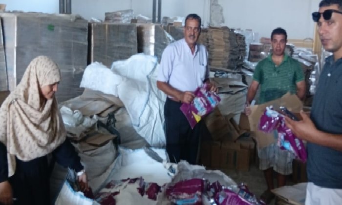 ضبط 165 طن مسحوق منظفات غير صالح للاستخدام قبل إعادة طرحه بأسواق الشرقية ضبط 165 طن مسحوق منظفات غير صالح للاستخدام قبل إعادة طرحه بأسواق الشرقية