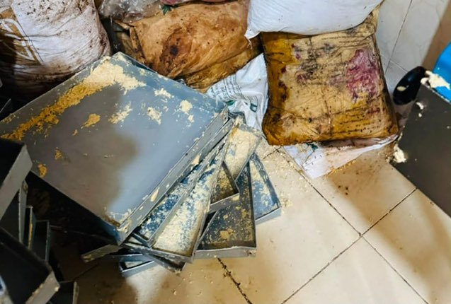 ضبط طن حلاوة طحينية مجهولة المصدر داخل مصنع ببنها ضبط طن حلاوة طحينية مجهولة المصدر داخل مصنع ببنها