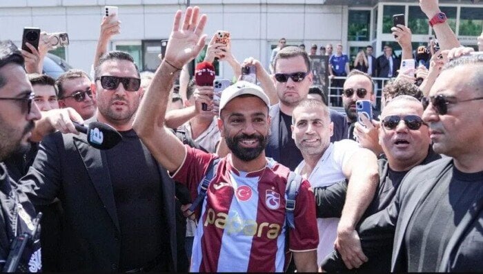 ضياء السيد عن انتقال محمد صلاح إلى طرابزون التركي: له أبعاد كبيرة وحجم الاستقبال يثبت قيمته ضياء السيد عن انتقال محمد صلاح إلى طرابزون التركي: له أبعاد كبيرة وحجم الاستقبال يثبت قيمته