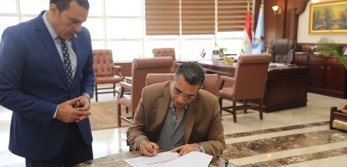 بنسبة نجاح 90.94%.. محافظ البحر الأحمر يعتمد نتيجة الدور الثاني للشهادة الإعدادية 2026