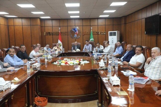 محافظ المنيا يعلن خطة العام الدراسي الجديد: إلغاء الفترة المسائية وتقليل الكثافات بالفصول محافظ المنيا يعلن خطة العام الدراسي الجديد: إلغاء الفترة المسائية وتقليل الكثافات بالفصول