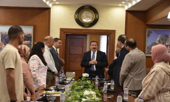 محافظ بورسعيد يستعرض مع وفد وزارة الإسكان سبل التعاون المشترك محافظ بورسعيد يستعرض مع وفد وزارة الإسكان سبل التعاون المشترك