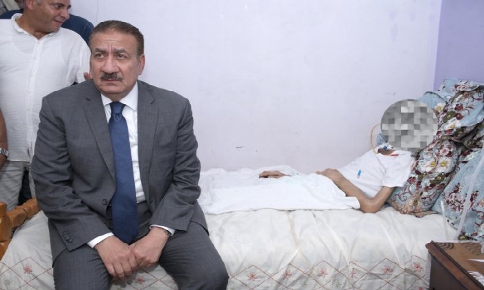 محافظ بورسعيد ينتقل لمنزل مواطن طريح الفراش ويوجه بتوفير الرعاية والدعم محافظ بورسعيد ينتقل لمنزل مواطن طريح الفراش ويوجه بتوفير الرعاية والدعم