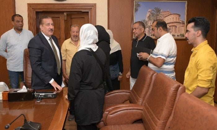 استجابة فورية.. محافظ بورسعيد يوجه بحل مشكلات الأهالي ويدعم الأسر الأولى بالرعاية استجابة فورية.. محافظ بورسعيد يوجه بحل مشكلات الأهالي ويدعم الأسر الأولى بالرعاية
