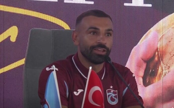 «أتمنى أتكلم تركي».. أول تعليق من محمد صلاح في حفل تقديمه لـ جماهير طرابزون سبور «أتمنى أتكلم تركي».. أول تعليق من محمد صلاح في حفل تقديمه لـ جماهير طرابزون سبور