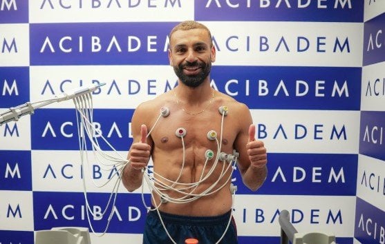 محمد صلاح يخضع للفحوصات الطبية تمهيداً لانضمامه رسمياً إلى طرابزون سبور التركي محمد صلاح يخضع للفحوصات الطبية تمهيداً لانضمامه رسمياً إلى طرابزون سبور التركي