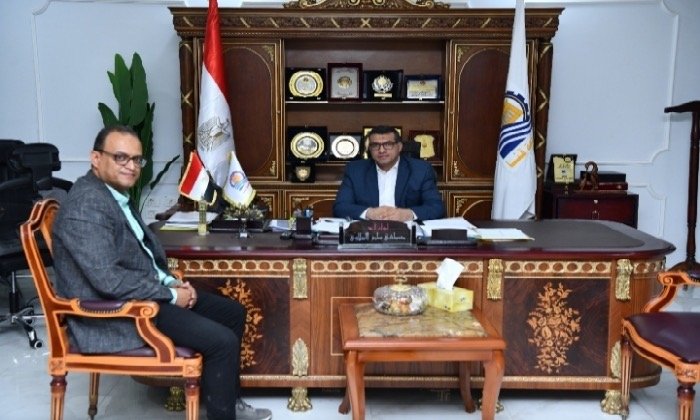 مدير «صحة قنا»: لن ندخر جهدًا لتوفير أفضل خدمة علاجية للمواطنين بجميع مراكز المحافظة مدير «صحة قنا»: لن ندخر جهدًا لتوفير أفضل خدمة علاجية للمواطنين بجميع مراكز المحافظة