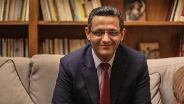 نقيب الصحفيين يتقدم ببلاغ للنائب العام ضد فتاة «واقعة الأوبر» لاتهامها بانتحال صفة نقيب الصحفيين يتقدم ببلاغ للنائب العام ضد فتاة «واقعة الأوبر» لاتهامها بانتحال صفة