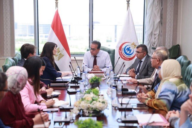 وزير الصحة يبحث مع وفد إيطالي خطة تنفيذ مستشفى هليوبوليس الجديد وزير الصحة يبحث مع وفد إيطالي خطة تنفيذ مستشفى هليوبوليس الجديد