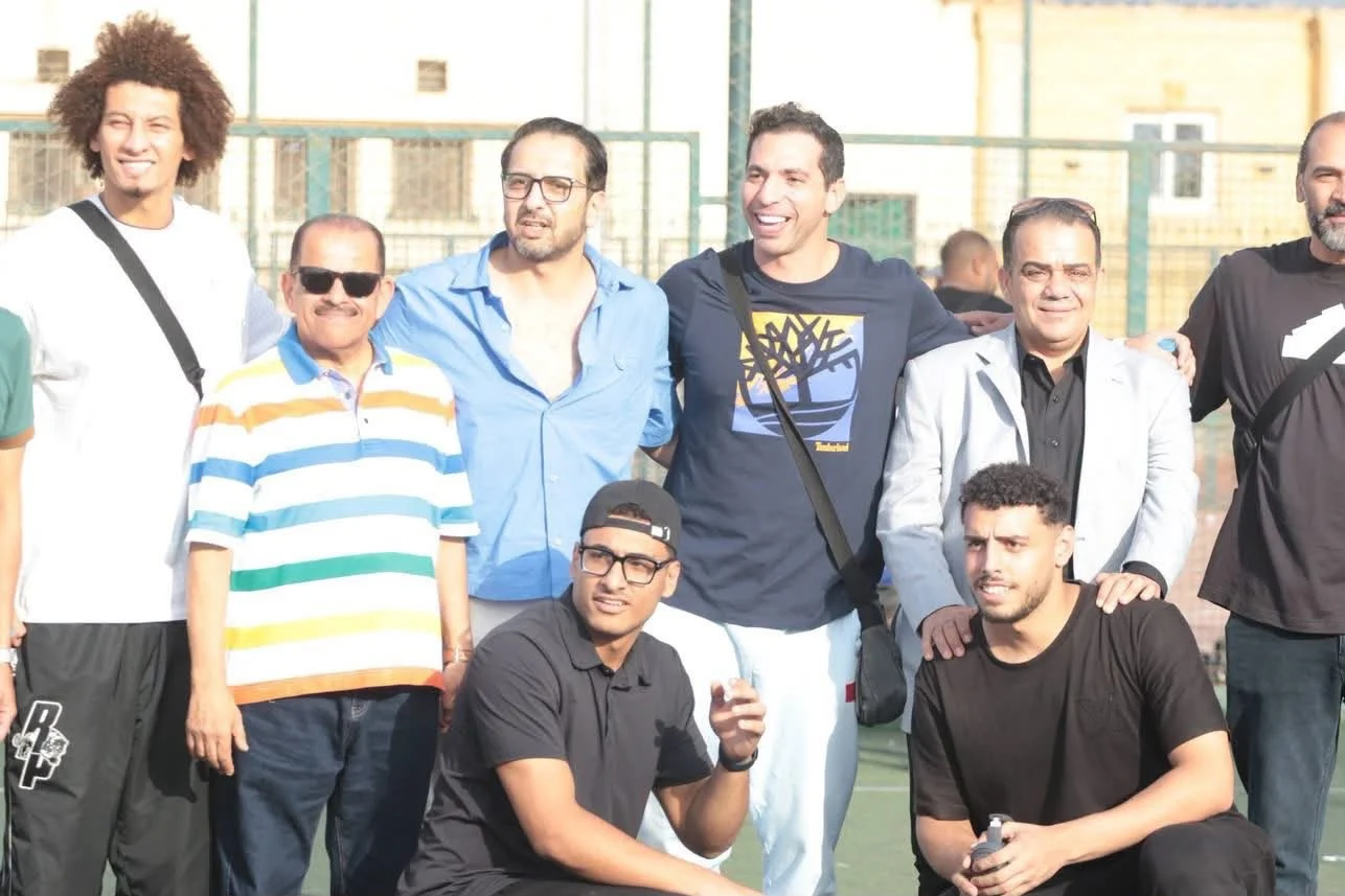 الأحمر و على زين مع أعضاء مجلس إدارة اتحاد كرة اليد الأحمر و على زين مع أعضاء مجلس إدارة اتحاد كرة اليد