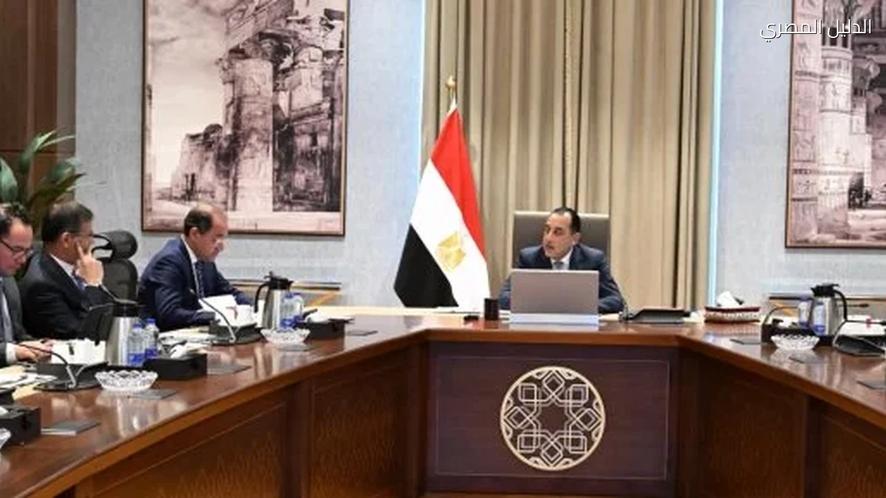 رئيس الوزراء يتابع موقف سداد مستحقات محصول قصب السكر للمزارعين